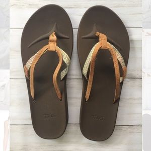 Teva Flipflop w/ colorful braided & leather strap